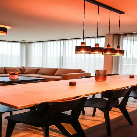 Beautiful Close To The Center Of Apartment *