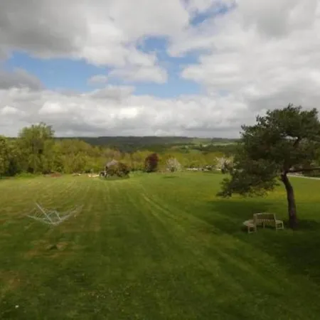 Beautiful Close To The Center Of Apartment *